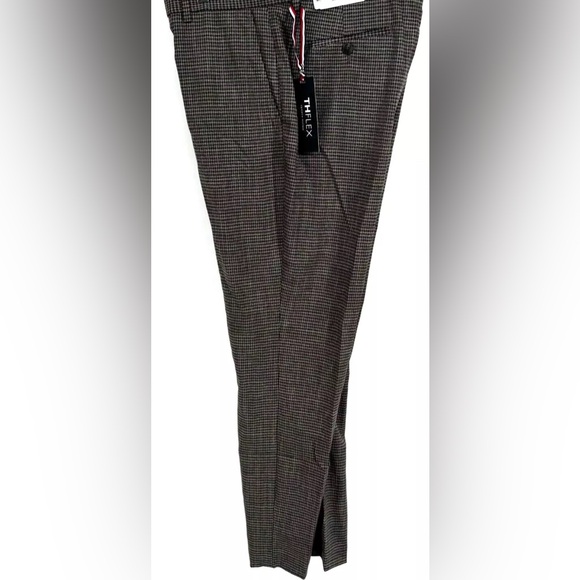 Tommy Hilfiger Men's Modern Fit Stretch Performance Dress Pants Brown 34/30 New - Picture 2 of 5